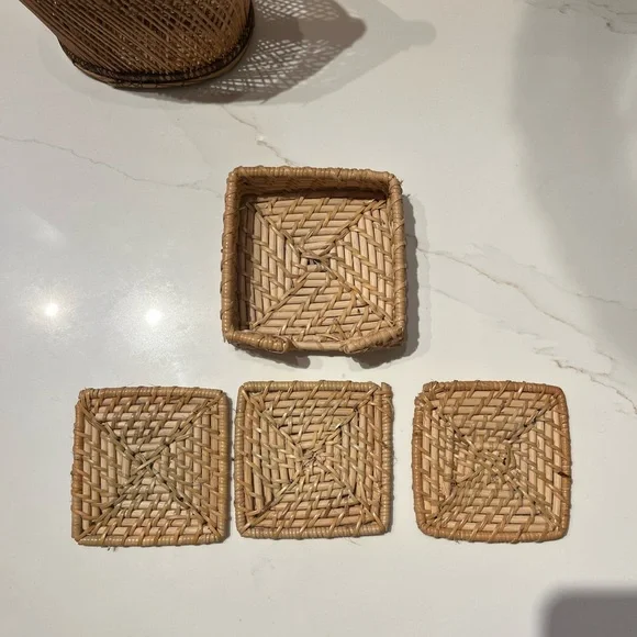 Vintage woven/rattan S/3 coasters & holder - Picture 3 of 7